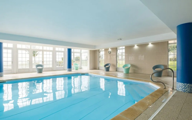 Flat on the Beach With Pool in Le Crotoy