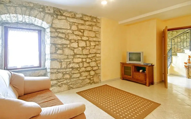 Spacious Villa With Private Pool and Enclosed Garden Near Porec and Beach - Villas_and_Bungalows in Porec - Photo 4