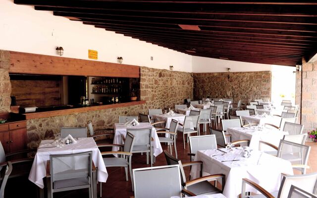 Delfinia Hotel & Bungalows