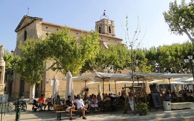 Apartment With one Bedroom in Maussane-les-alpilles, With Pool Access,