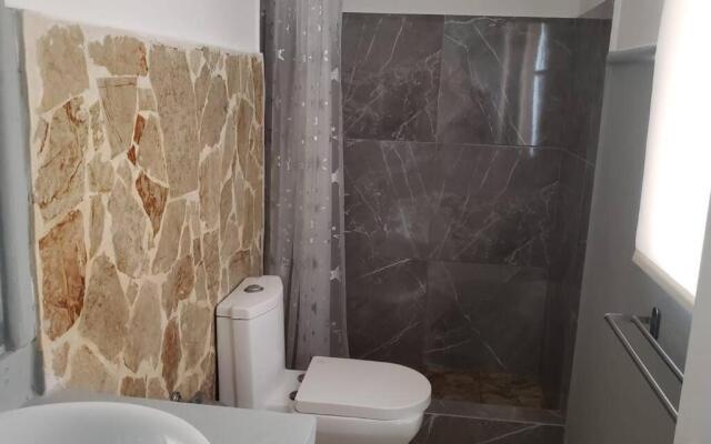 Garden view apartment on Las Ballenas beach