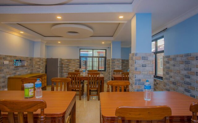 Oyo 273 Hotel Rara Palace
