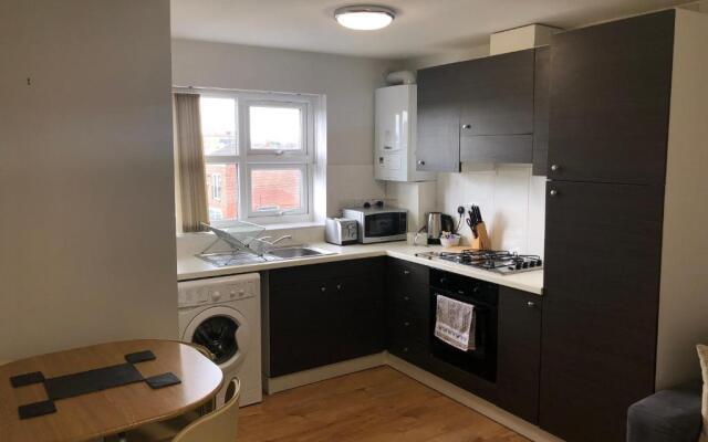 2nd Floor Town Centre Apt with FREE Parking