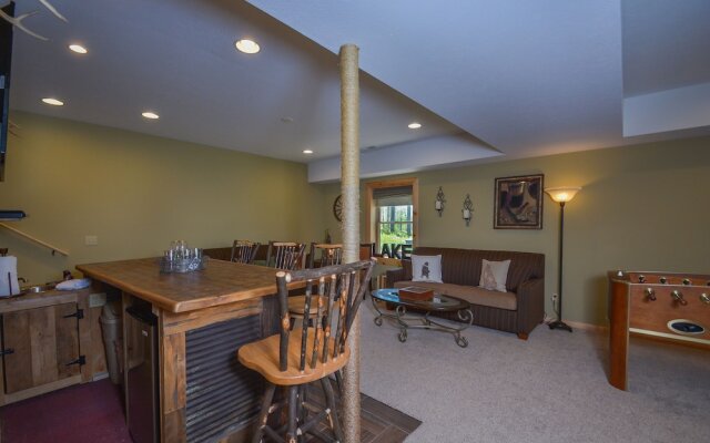 Log Me Inn 5 Bedroom House