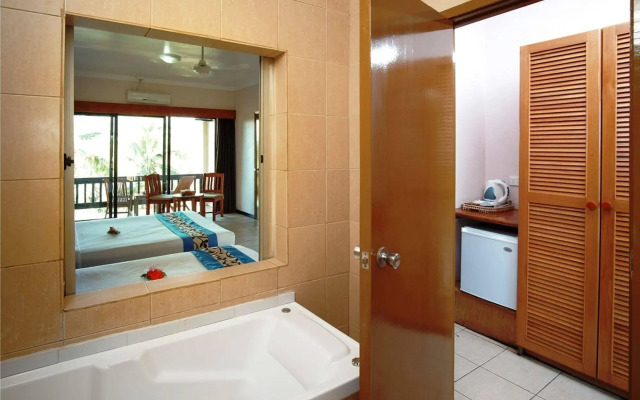 Anchorage Beach Resort