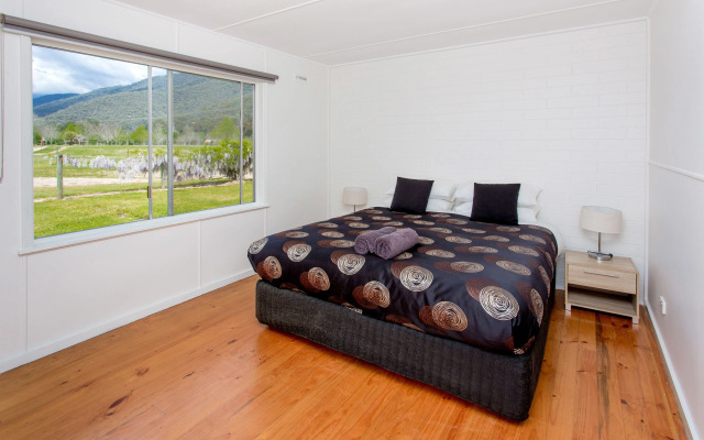 Discovery Parks - Bright