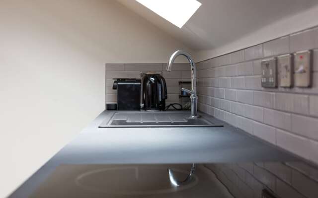 JOIVY Trendy 1-bedroom Main Door House in New Town