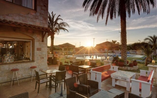 Danelis Studios and Apartments