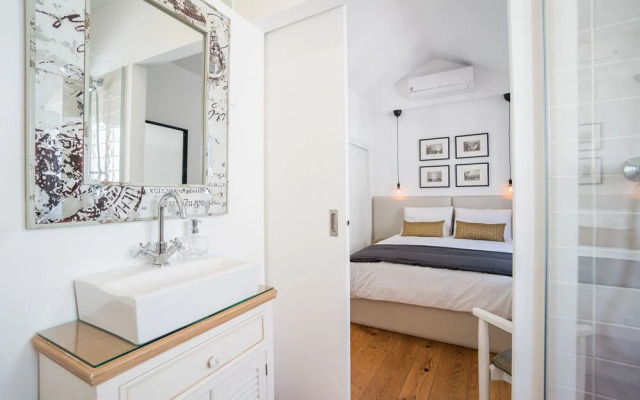 Chiado & Design Apartment