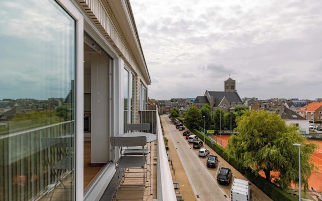 Modern Apartment With Balcony Near City Center