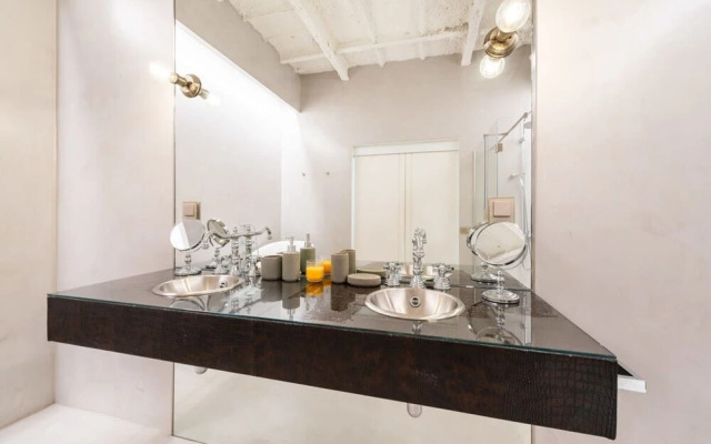 The Deauville Majestic 1 Bedroom in Chueca