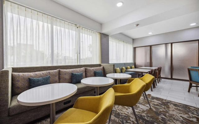 Hampton Inn Houston-Brookhollow