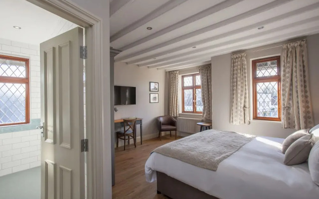 Woodborough Inn