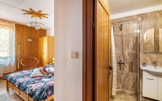 Lovely 5-bed Authentic House in the Arbanasi