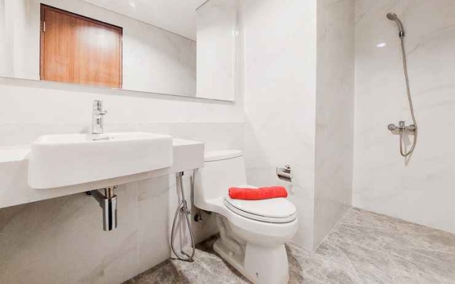 Gorgeous And Tidy 1br Apartment At The Smith Alam – Bathroom – Tangerang