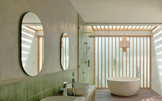 Amber Lombok Beach Resort