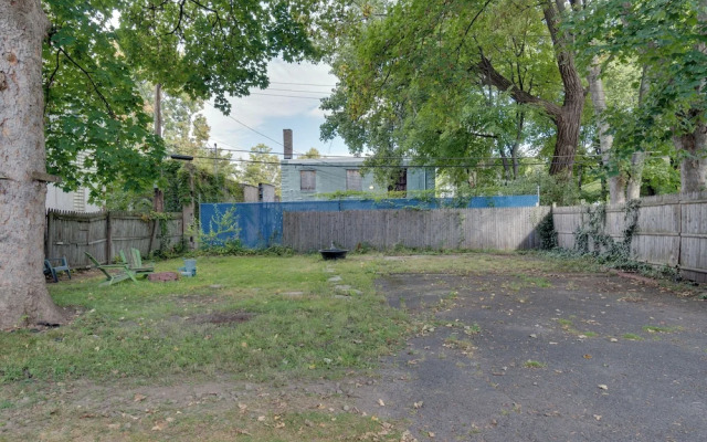 Idyllic Rochester Apt w/ Hot Tub: 2 Miles to Dtwn!