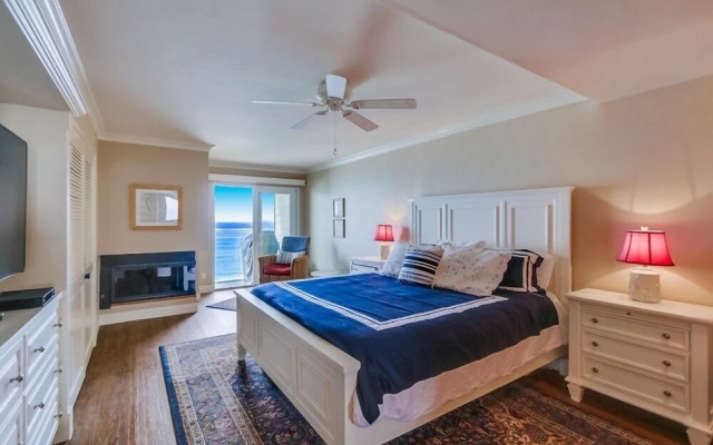 Work-Friendly Oceanfront Condo with Pool and Spa Access SURF25 by RedAwning