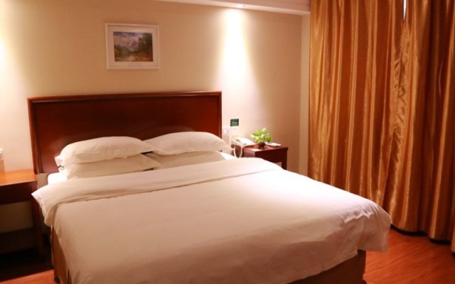 GreenTree Inn ShanDong JiNan East WenHua Road Taishan Technology Mansion Express Hotel – Guest Rooms – Jinan