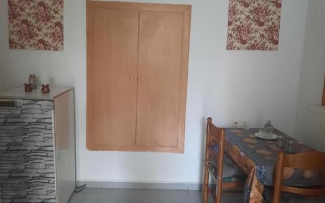 Evis Rooms
