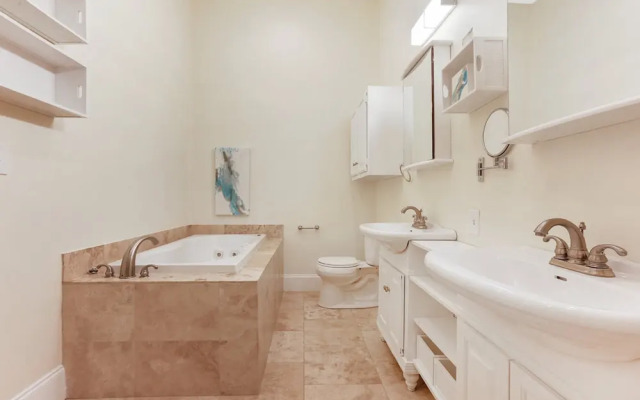 Spacious Condo in the Center of NOLA