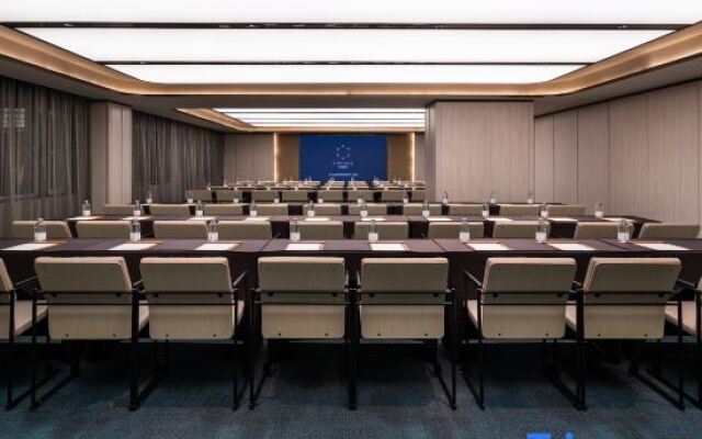 Crystal Orange Jinan Laiwu Gaochuang Center