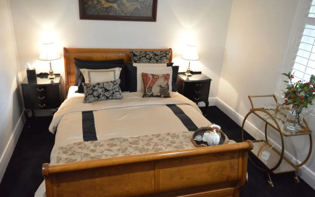 Adelaide Hills Bonney Berg Bed & Breakfast