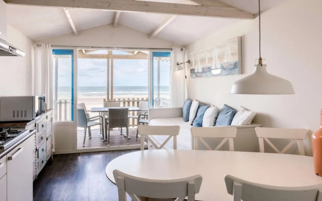 Lodge on the Beach of Wijk aan Zee