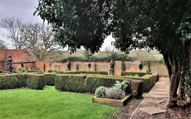 Nuthurst Grange Country House Hotel