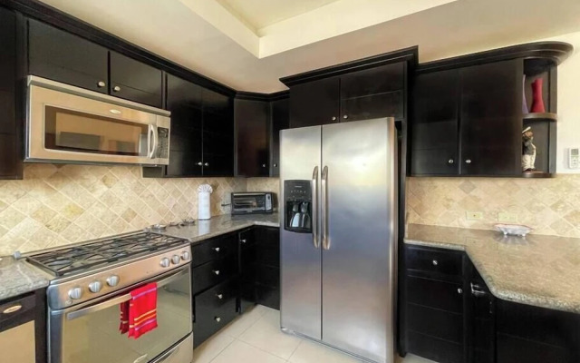 Gated 2BR Apartment Near Sandy Beach