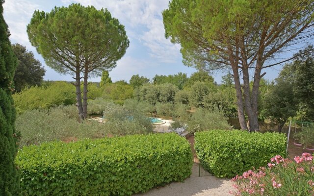 Cosy Villa in Flaux with Swimming Pool