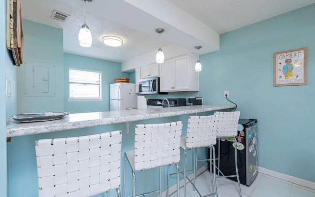 Rum Runner's Retreat - Miramar Beach