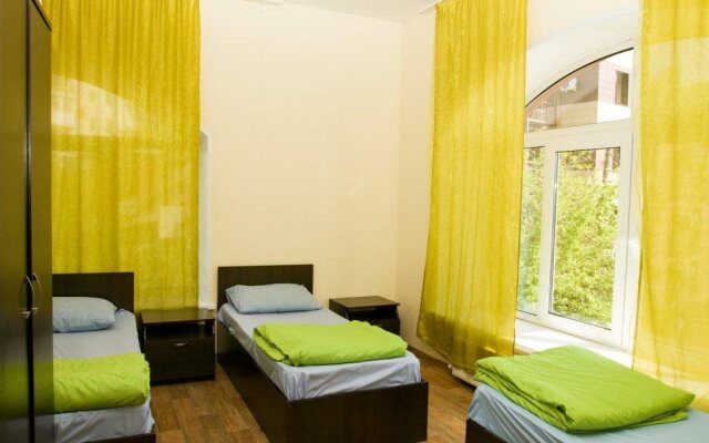 Check Inn Hotel&Hostel