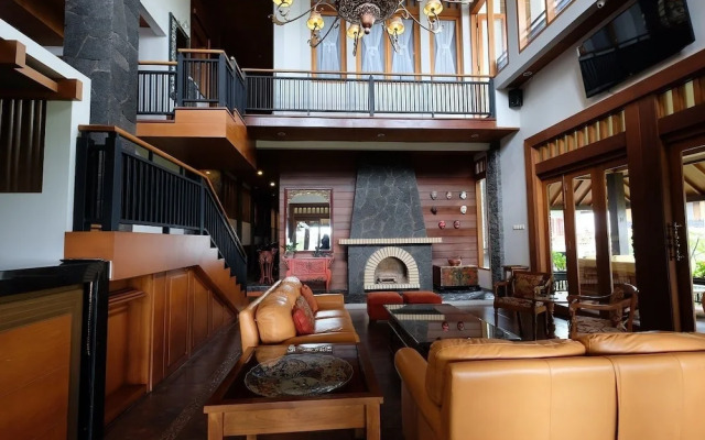 Rumah Stroberi Organic Farm and Lodge