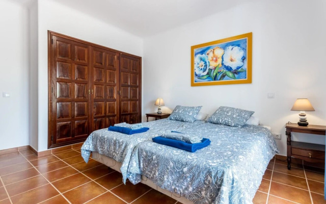 Casa Cinco Cupulas AM