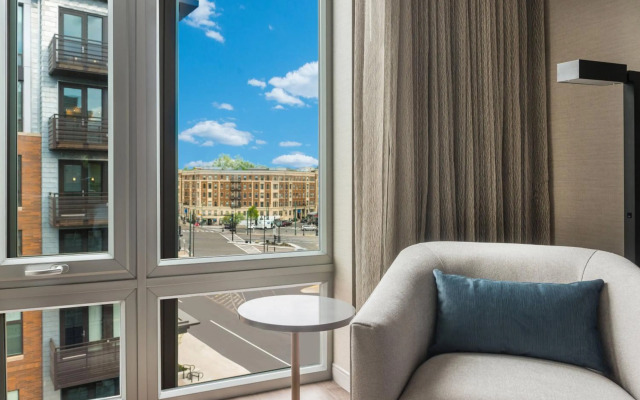 AC Hotel by Marriott Boston Cleveland Circle