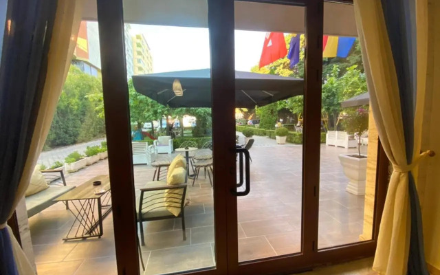 Hotel Ambasador