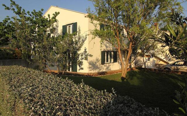 Modern Apartment in Mocici With Terrace