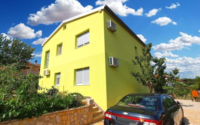 Apartment 1432