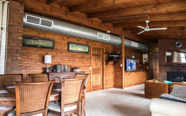 Water's Edge Bundalong