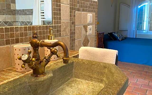 Chambres D'hotes Et Studios de Charme - a Mandria (Adults Only)