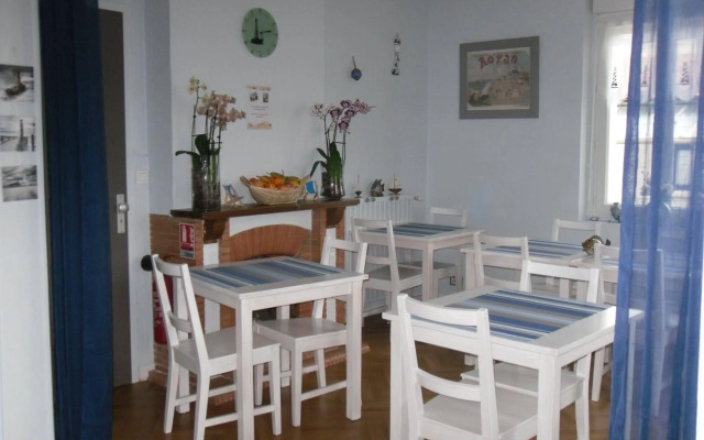 Ptit Dej Hôtel Corinna