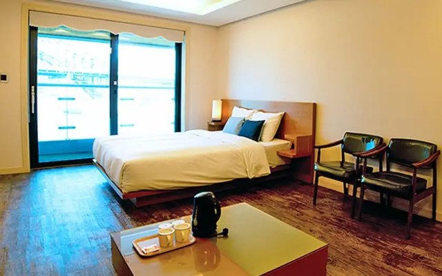 Tongyeong Geobukseon Hotel
