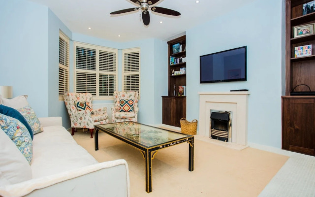 2 Bedroom Flat Sleeps 4 In Chelsea