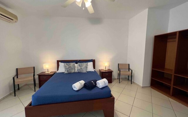 Plaza Achim 2br Apt, Heart Of Nightlife Area!
