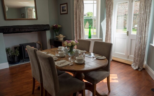 Churchend Farm Bed And Breakfast