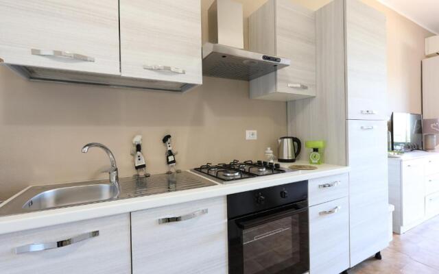 Pietrenere APT with Balcony 120m from the Sea