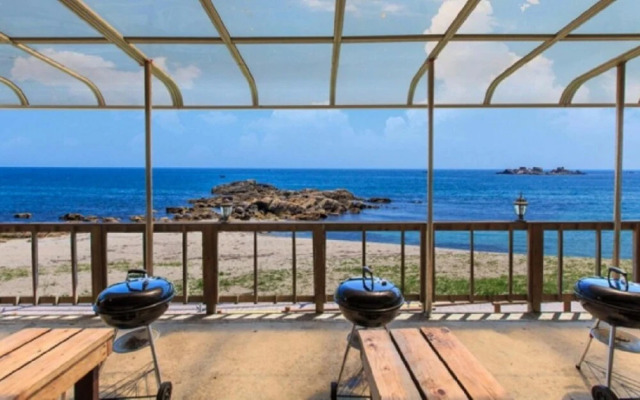 Castles Pebble Beach Pension