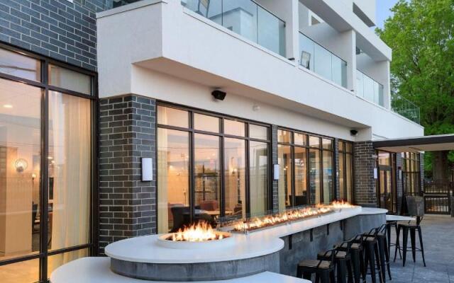 Courtyard by Marriott Richmond West