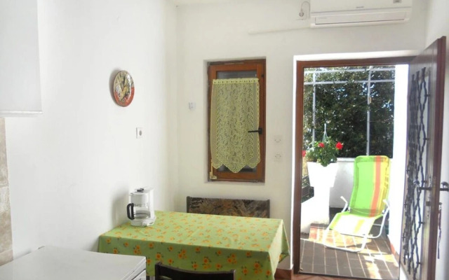 Ivo - With Terrace - A1